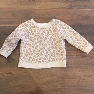 Crewneck sweatshirt.